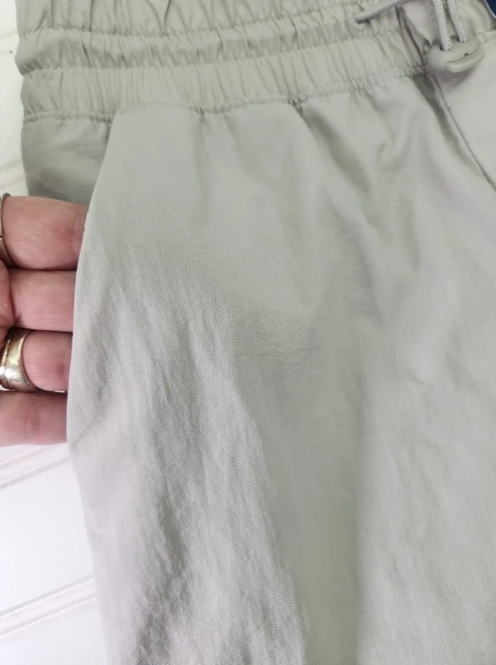 High- Waisted Loose Cargo Light Gray Jogger Pants for Girls Size L 10/12